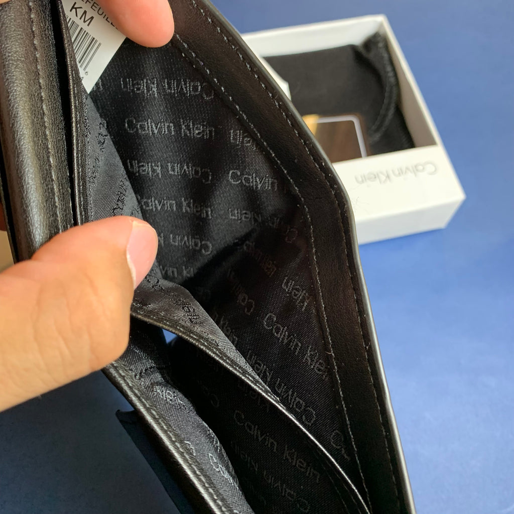 Ck wallet with coins pocket